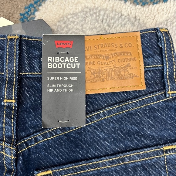 Levis Premium NWT Ribcage Boot Jeans Size 24 - Picture 13 of 13